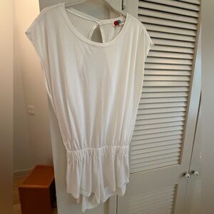 Free People white romper open back Sz XS